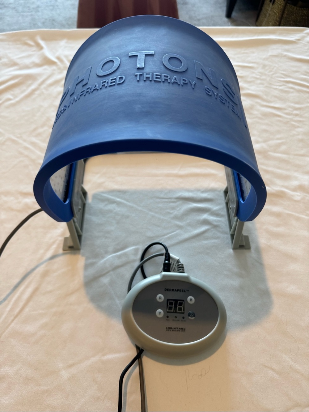 Red/Blue LED & InfraredTherapy Dome